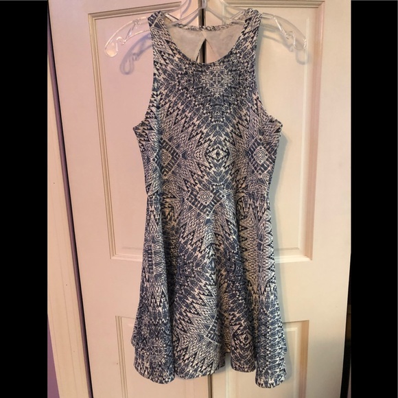 skater dress with cut out - Picture 2 of 2